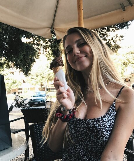 rianabailey nice actress pics