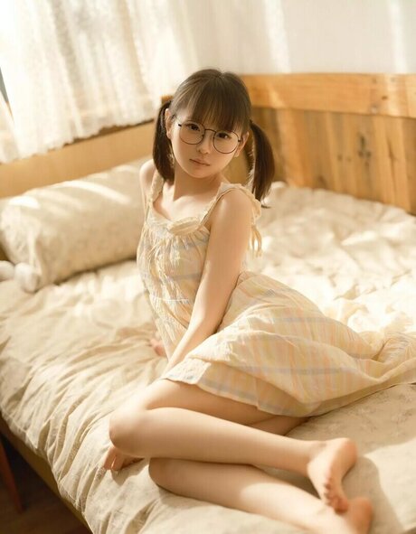 LynnLi7698 pretty actress image