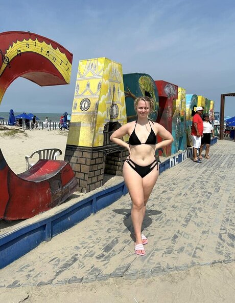 Melanie El Baghdadi star exclusive pic