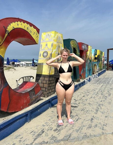 Melanie El Baghdadi high quality model photo