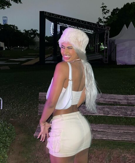 baddiejuu star top pic