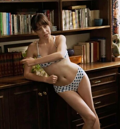 Cristin Milioti nudes model picture