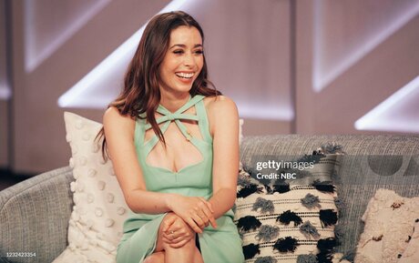 Cristin Milioti pretty pornstar pictures