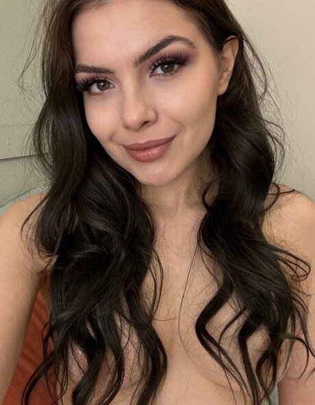 Calista Vixen exclusive actress pics