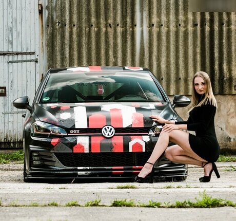 leaa nit high quality model pictures