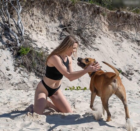 Jasmine Absolom model hd pics