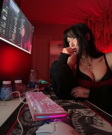 Laurinchhhe exclusive actress galleries