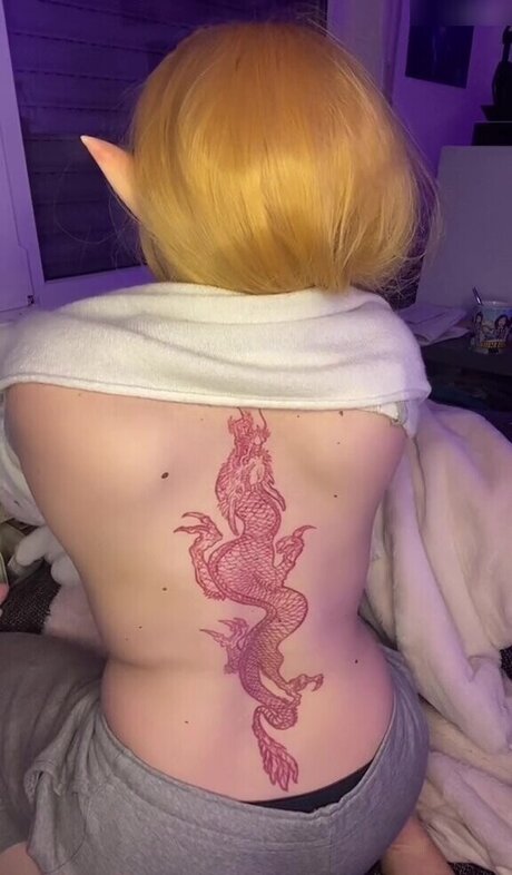 Laurinchhhe nudes model pics