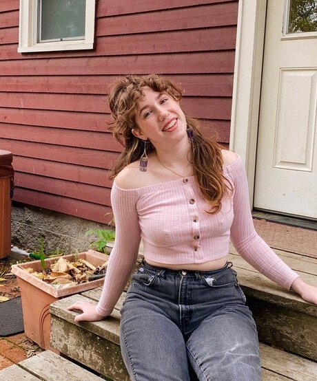 Wolverneen model naked img