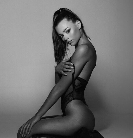 Taylin Alberts nudes model picture