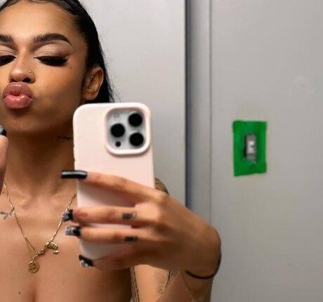 Sad Shordies star exclusive image