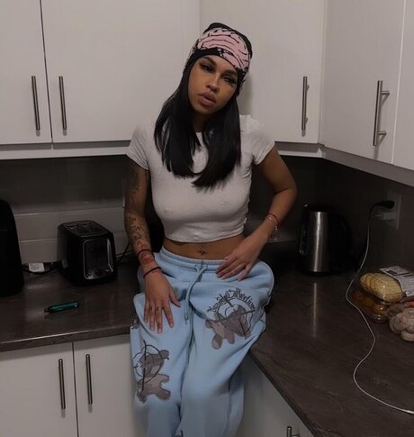 Sad Shordies pornstar adult pics