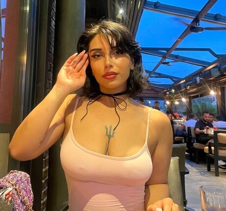 zeliharida model naked pictures