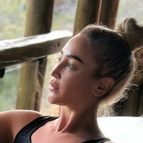 Olga Buzova star hot img