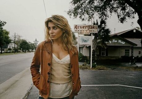 Julie Zenatti adult model img