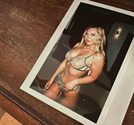 Heymynameisvanessa naked actress pics