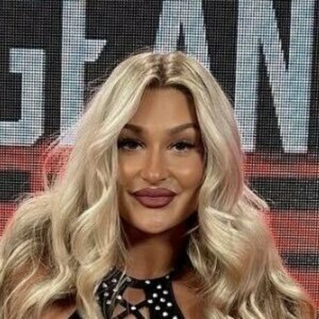 Izzi Dame pretty model archive