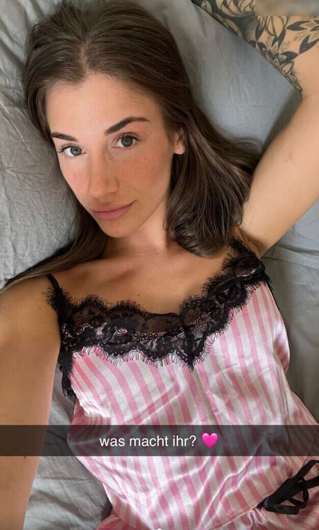 Kennt Sie jemand_ pornographic star img