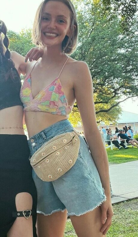 ashleyyy597 naked actress pic