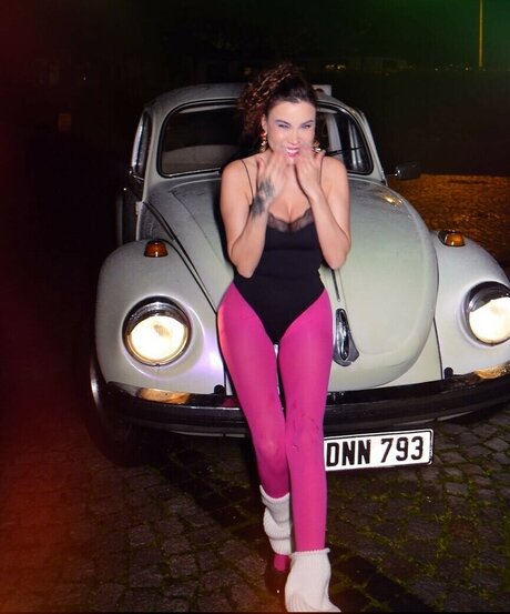 Es1nce pornstar hot pic