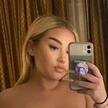 Sage Dovina hd star photo