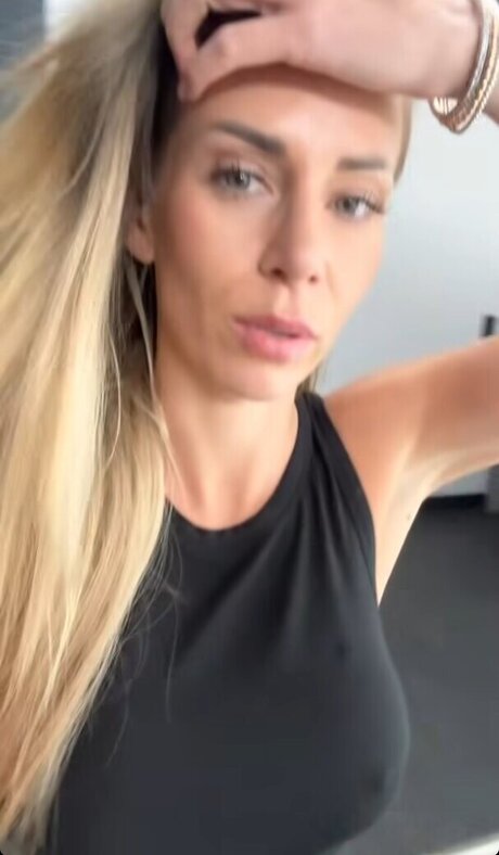 Alina Schulte im Hoff exclusive star archive