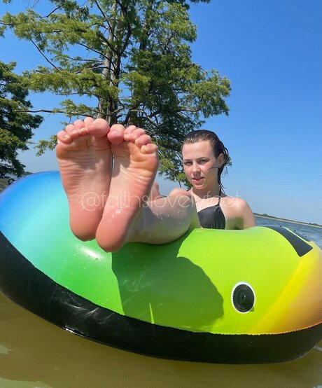 Jade Harmony star pornographic pictures