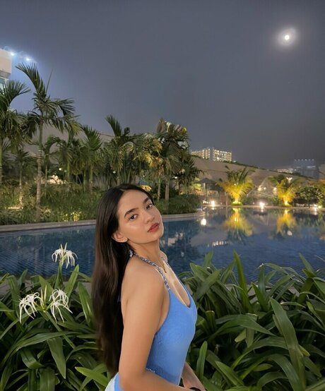 Anushka Sen star free photo