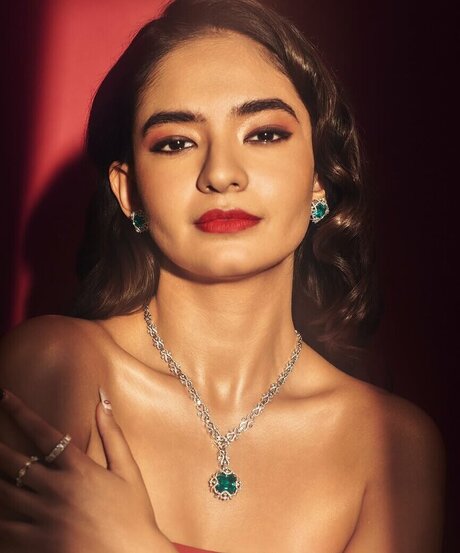 Anushka Sen art pornstar galleries