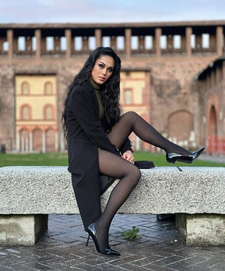 Mel Cross CD model pretty photo