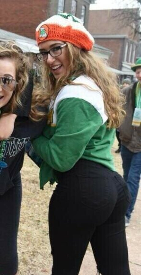 Maggie Kimberlin erotic actress pics