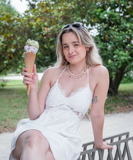 Camille LV high quality pornstar pictures