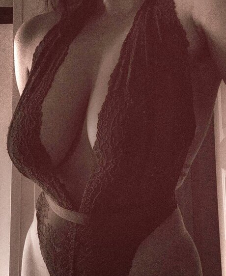 Janakristinah exclusive actress photo