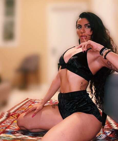 Hiva Cova pornstar exclusive pics