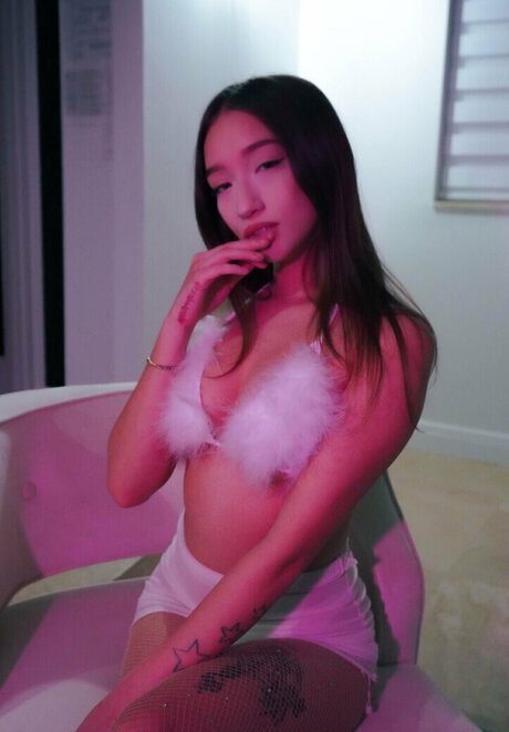 kokogoloco exclusive model image