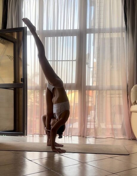 Eliz fit beautiful model pictures