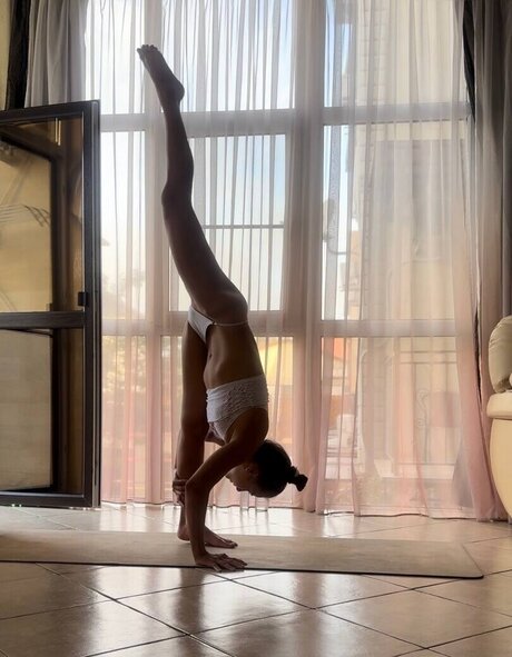 Eliz fit model erotic image