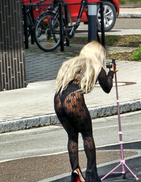 Wer ist das_ erotic pornstar picture