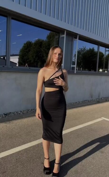 Wer ist das_ pornstar beautiful images