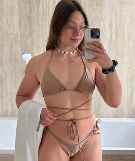 trainingfabi model hot photo