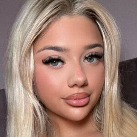 daisyrae18 star adult photo