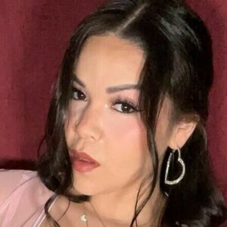 Amandatelek pretty actress pics