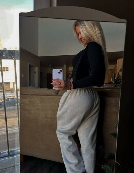 Bella Paulson pornstar exclusive img