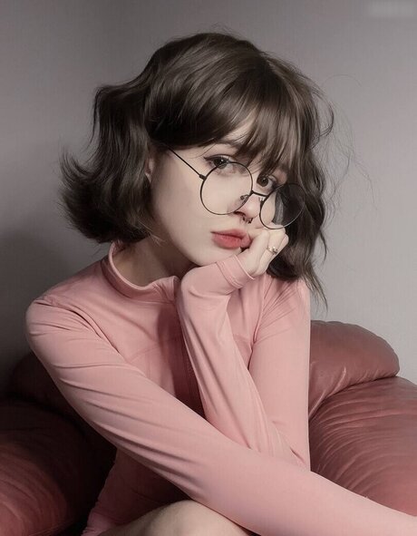 devisuka model pornographic pic