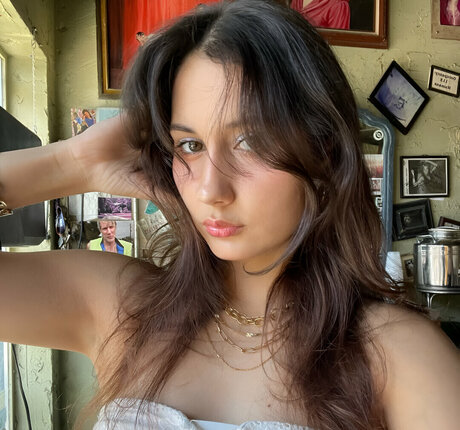 Angelic Roxy pretty actress archive