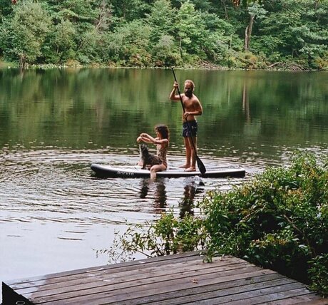 Britt Lower star sexy pic