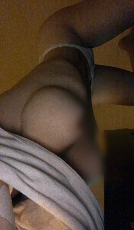 Emma Iris model top img