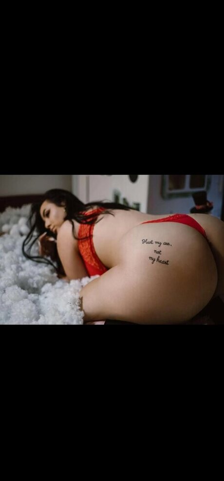 Ellyyelly star hot image