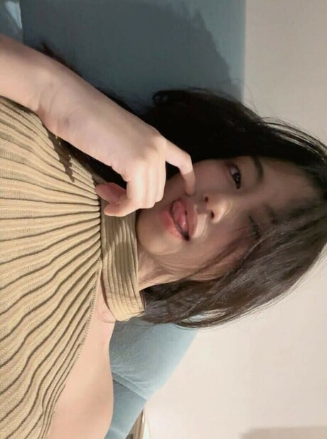 risaatjan adult actress photos