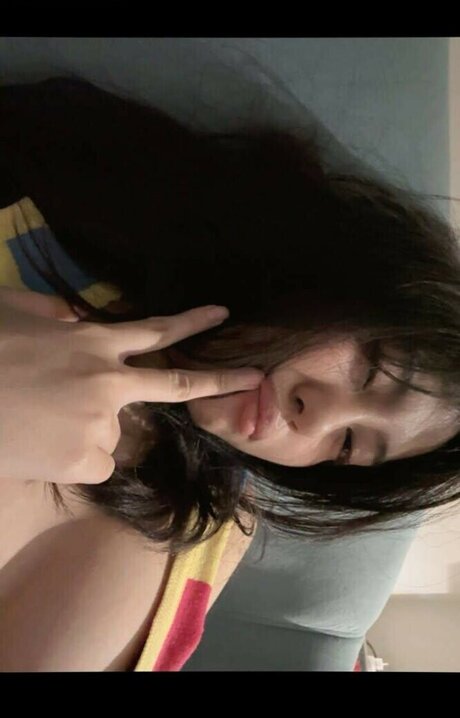 risaatjan model high quality image